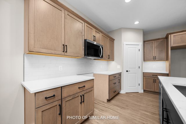 6303 College Avenue, Davenport, IA 52807