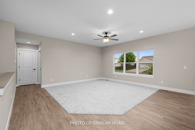6303 College Avenue, Davenport, IA 52807