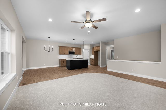 6303 College Avenue, Davenport, IA 52807
