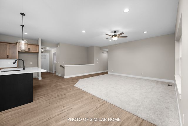 6303 College Avenue, Davenport, IA 52807