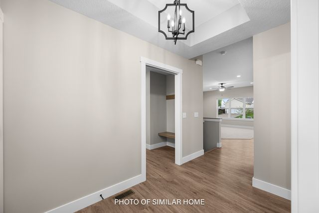 6303 College Avenue, Davenport, IA 52807
