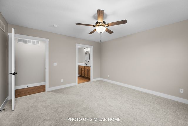 6303 College Avenue, Davenport, IA 52807