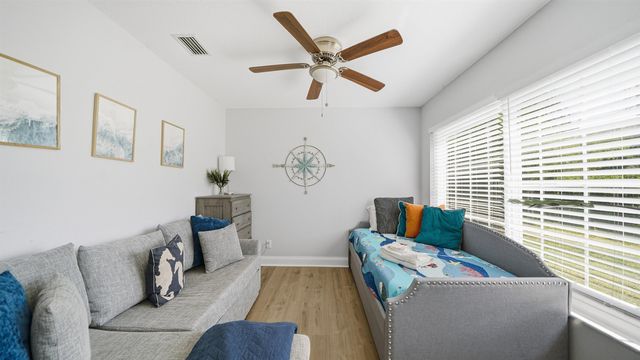 3 Ferdinand Ln, Palm Coast, FL 32137