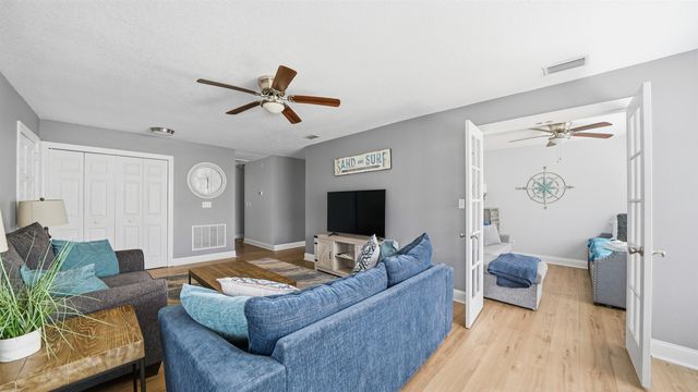 3 Ferdinand Ln, Palm Coast, FL 32137