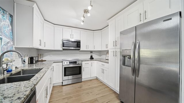 3 Ferdinand Ln, Palm Coast, FL 32137