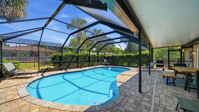3 Ferdinand Ln, Palm Coast, FL 32137