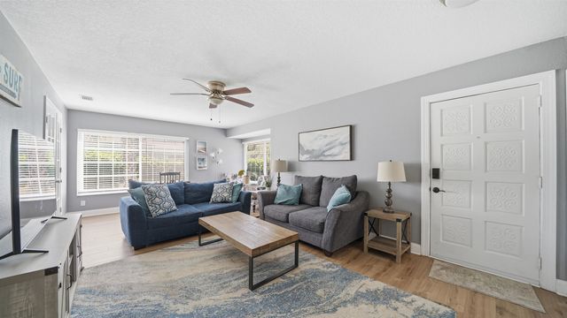 3 Ferdinand Ln, Palm Coast, FL 32137