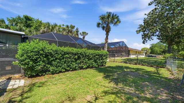 3 Ferdinand Ln, Palm Coast, FL 32137