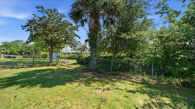 3 Ferdinand Ln, Palm Coast, FL 32137