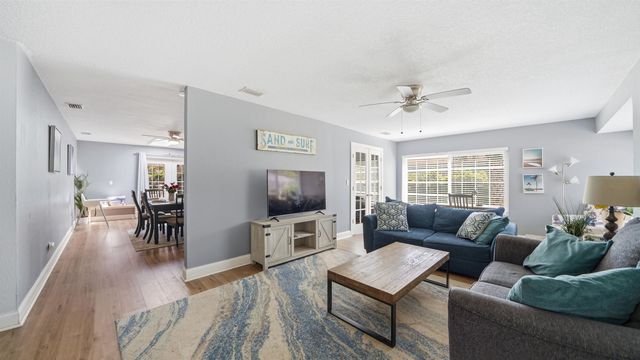 3 Ferdinand Ln, Palm Coast, FL 32137