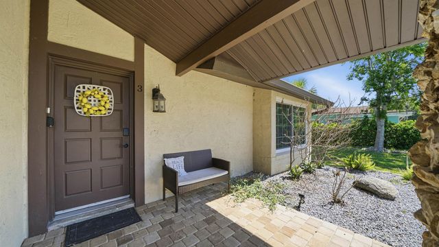 3 Ferdinand Ln, Palm Coast, FL 32137