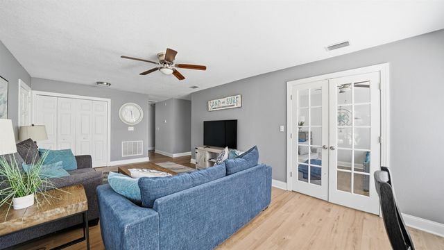 3 Ferdinand Ln, Palm Coast, FL 32137