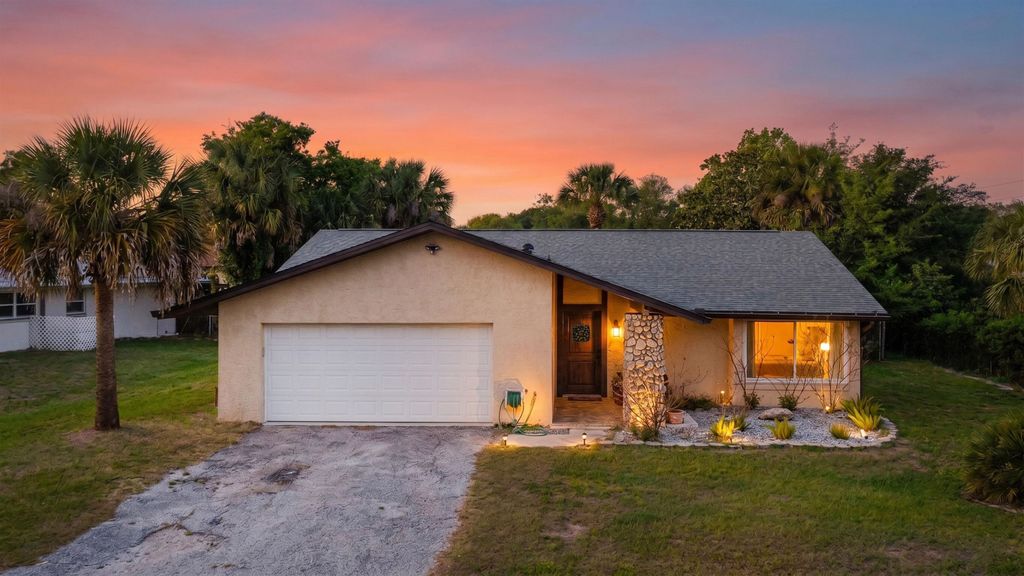 3 Ferdinand Ln, Palm Coast, FL 32137