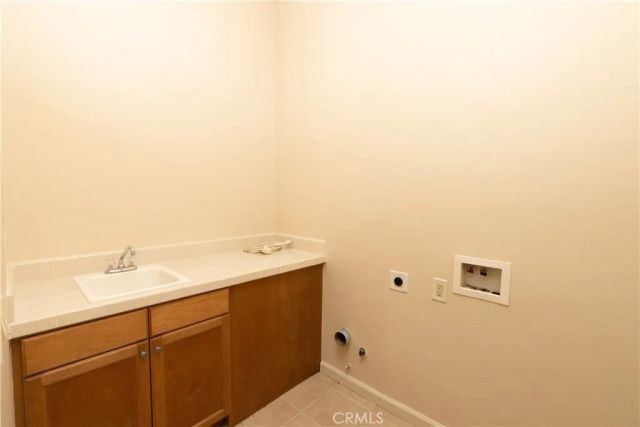 8185 Lakeshore Drive, Chowchilla, CA 93610