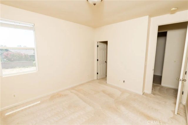 8185 Lakeshore Drive, Chowchilla, CA 93610