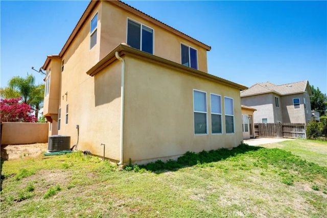 8185 Lakeshore Drive, Chowchilla, CA 93610