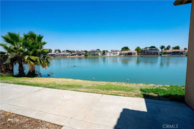 8185 Lakeshore Drive, Chowchilla, CA 93610
