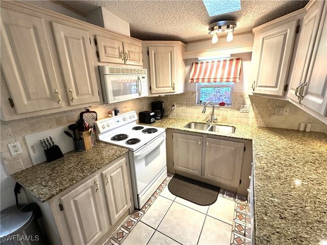 1105 Silver Lakes BLVD, Naples, FL 34114