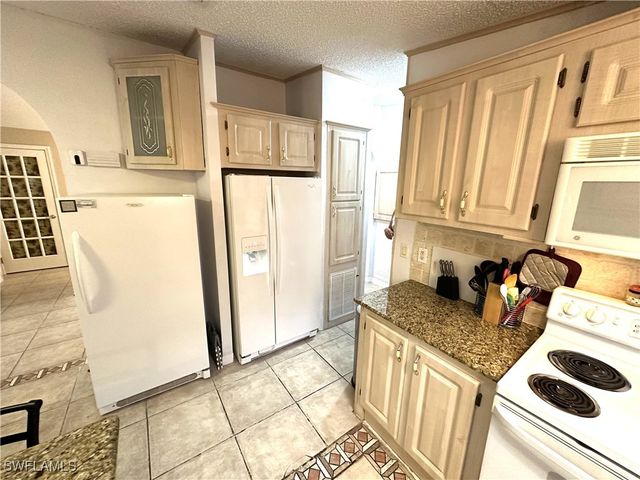 1105 Silver Lakes BLVD, Naples, FL 34114