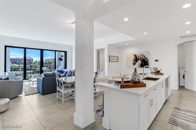 1135 3rd AVE S 415, Naples, FL 34102