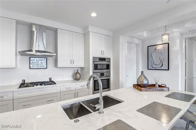 1135 3rd AVE S 415, Naples, FL 34102