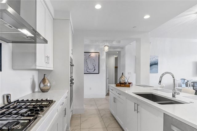 1135 3rd AVE S 415, Naples, FL 34102