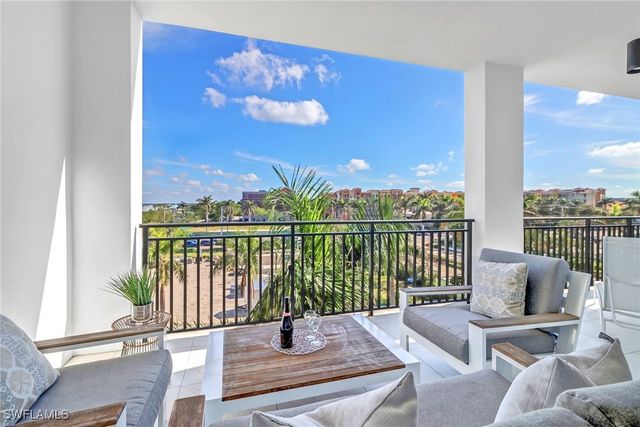 1135 3rd AVE S 415, Naples, FL 34102