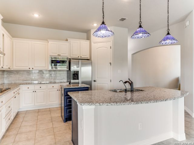 7110 SAUR LEGACY DR, Fair Oaks Ranch, TX 78015