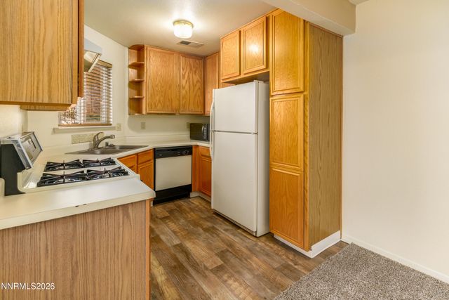 2675 Sycamore Glen Drive APT 3, Sparks, NV 89434