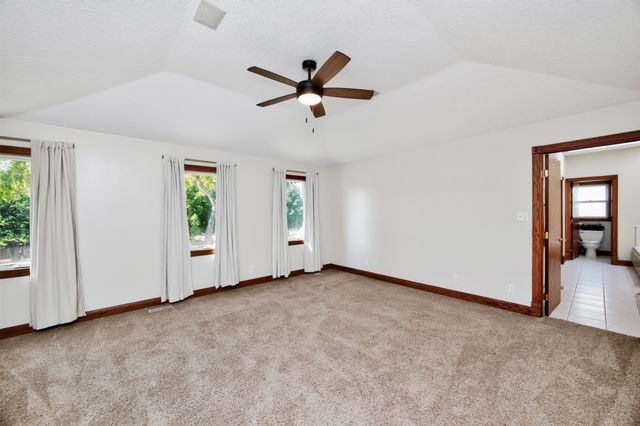 1905 SE Hawthorne Ridge Drive, Waukee, IA 50263