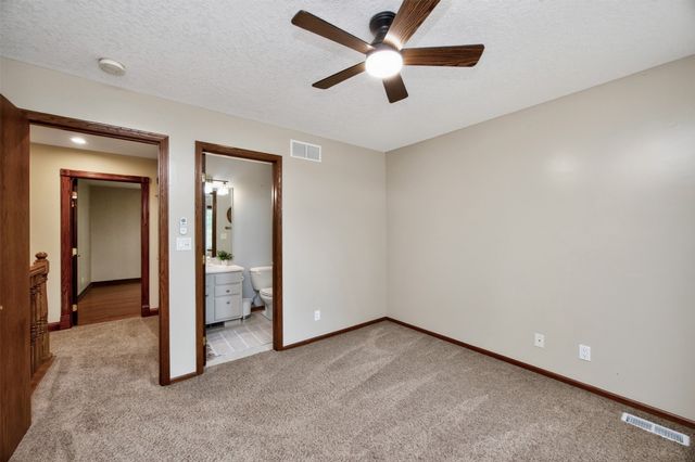 1905 SE Hawthorne Ridge Drive, Waukee, IA 50263