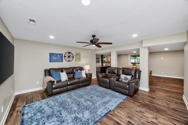 1905 SE Hawthorne Ridge Drive, Waukee, IA 50263