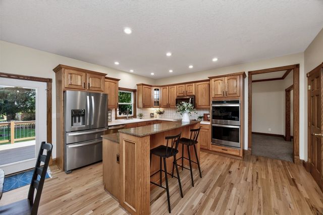 1905 SE Hawthorne Ridge Drive, Waukee, IA 50263