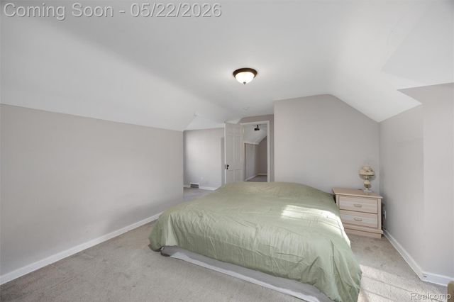 20701 Toles Lane, Grosse Pointe Woods, MI 48236