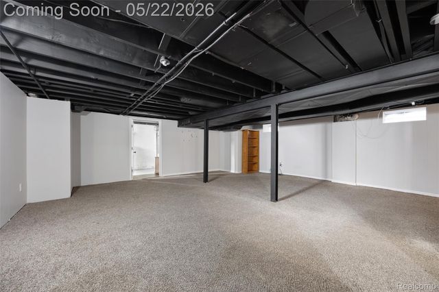 20701 Toles Lane, Grosse Pointe Woods, MI 48236