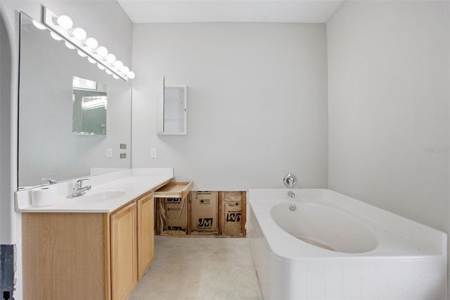 12941 KINGS LAKE DRIVE, Gibsonton, FL 33534