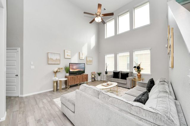 5324 Cj Walker Lane, Houston, TX 77048