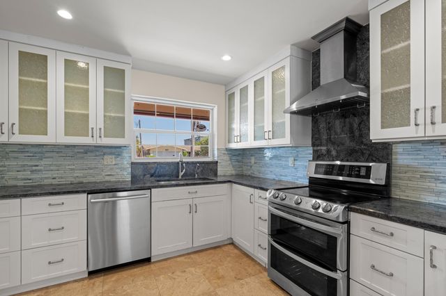 930 SE 10TH Court, Pompano Beach, FL 33060