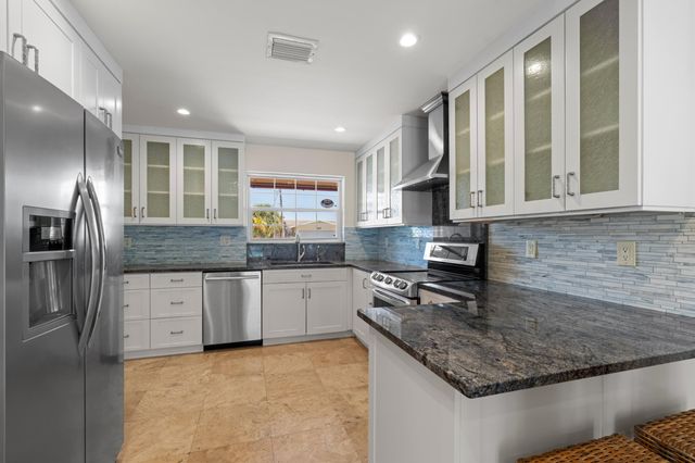 930 SE 10TH Court, Pompano Beach, FL 33060