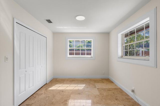 930 SE 10TH Court, Pompano Beach, FL 33060