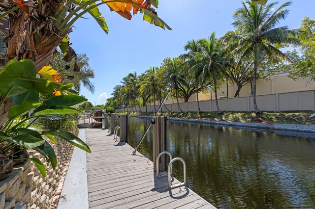 930 SE 10TH Court, Pompano Beach, FL 33060