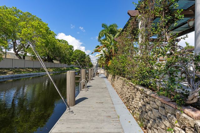 930 SE 10TH Court, Pompano Beach, FL 33060