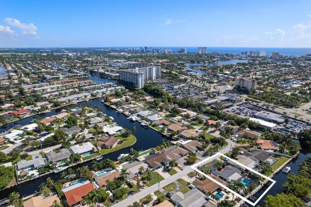 930 SE 10TH Court, Pompano Beach, FL 33060