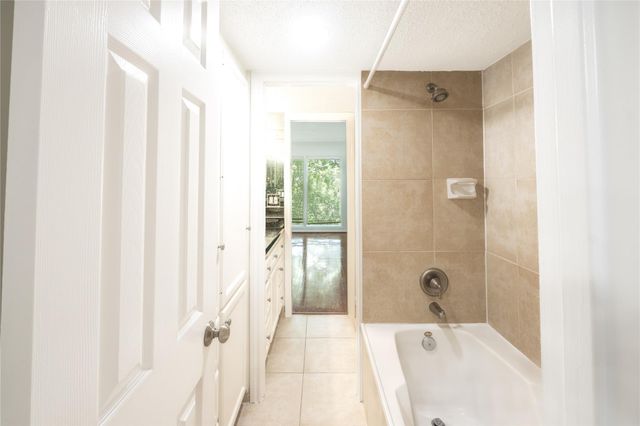 6521 Bayou Glen Road, Houston, TX 77057