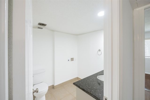 6521 Bayou Glen Road, Houston, TX 77057