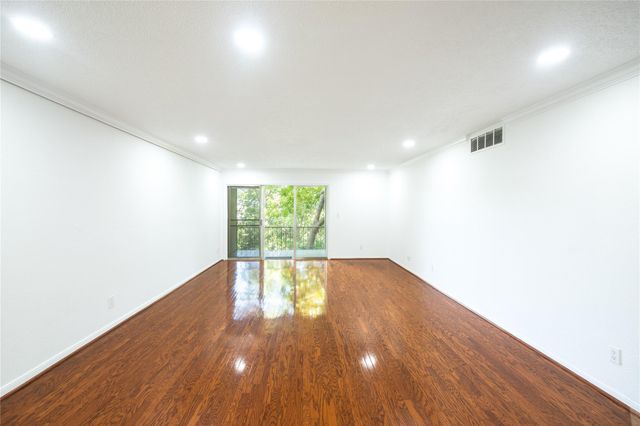 6521 Bayou Glen Road, Houston, TX 77057