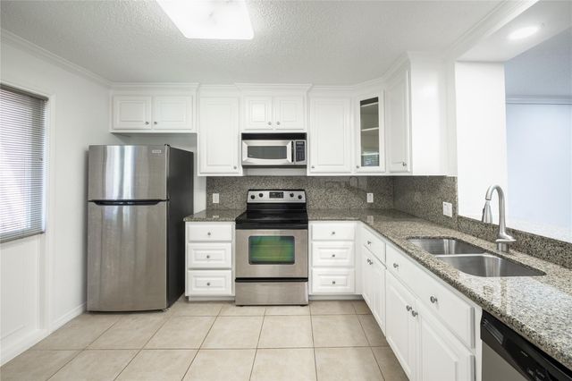6521 Bayou Glen Road, Houston, TX 77057