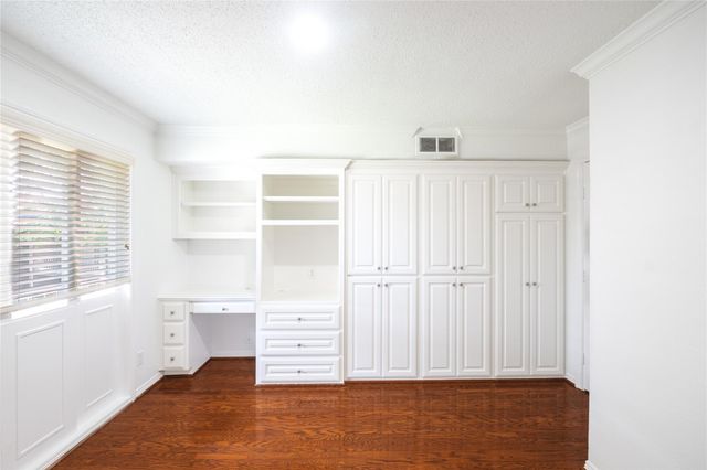6521 Bayou Glen Road, Houston, TX 77057