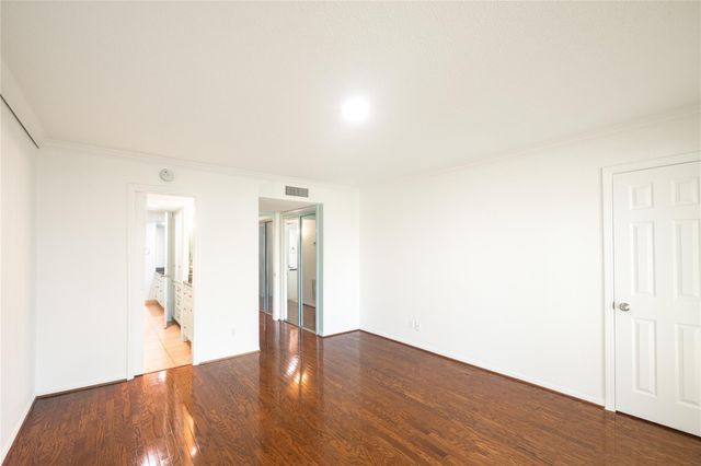 6521 Bayou Glen Road, Houston, TX 77057