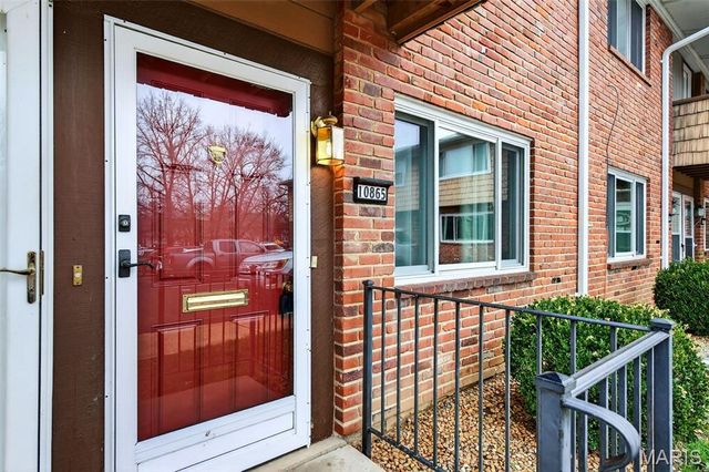 10865 Carroll Wood Way, St Louis, MO 63128